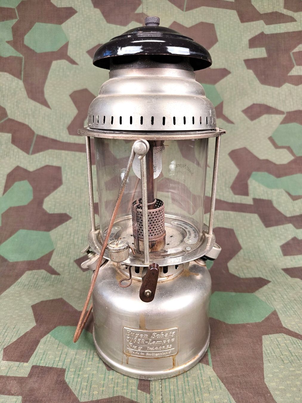 Schweizer Armee Uniformi: Benzin-Vergaserlampe Mod. 551 L mit Schirm – Usato da Bauma venduto da SwissMilitaria 6
