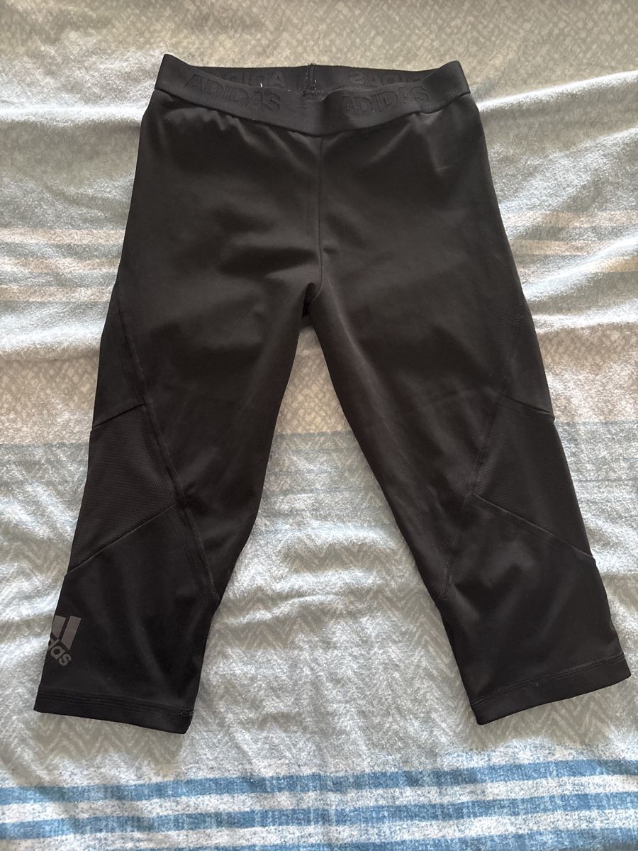 Adidas Pantaloni: Adidas Sporthose Gr. 152 – Usato da Winterthur venduto da gorrion2000