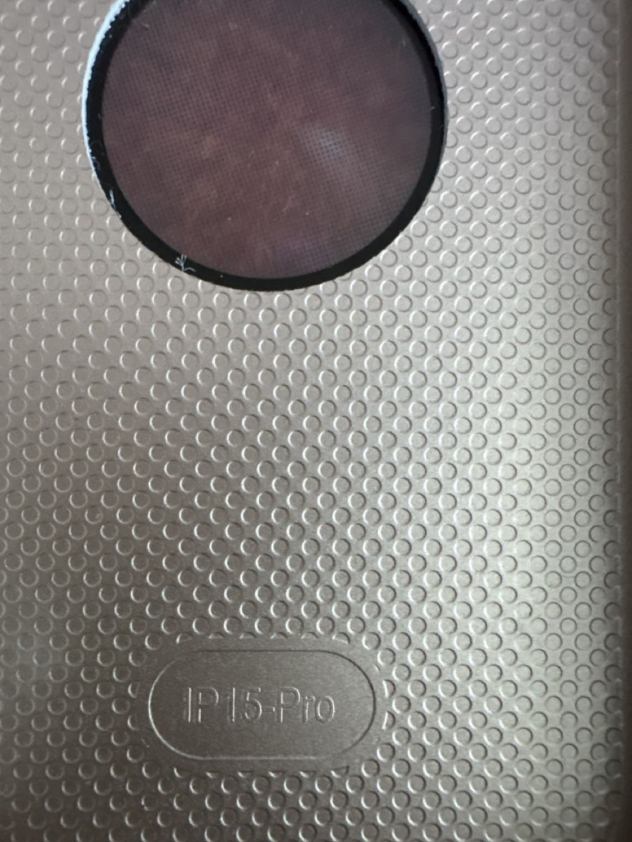 Cover & Protezioni schermo: Coque iPhone 15 Pro dorée  - Neuf! ✨ – Nuovo (secondo la descrizione) da Düdingen venduto da Yellow 1