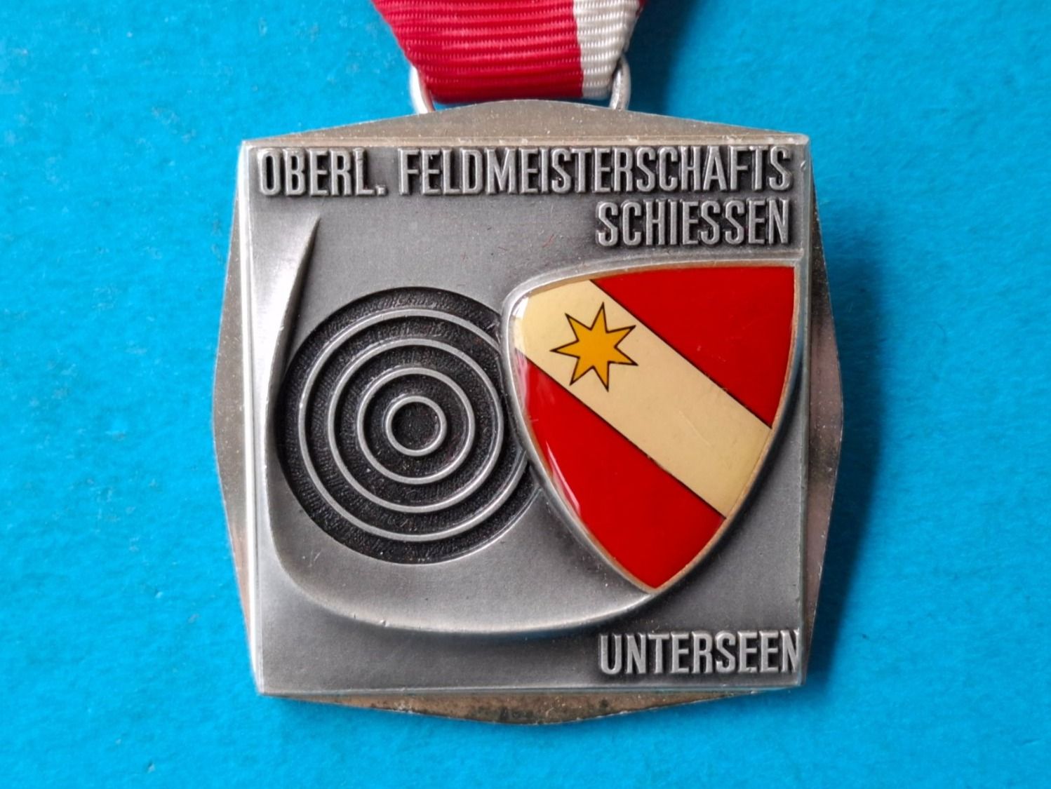 Medaglie: Unterseen 1975 (u299) – Usato da Schwanden GL venduto da Suvorov