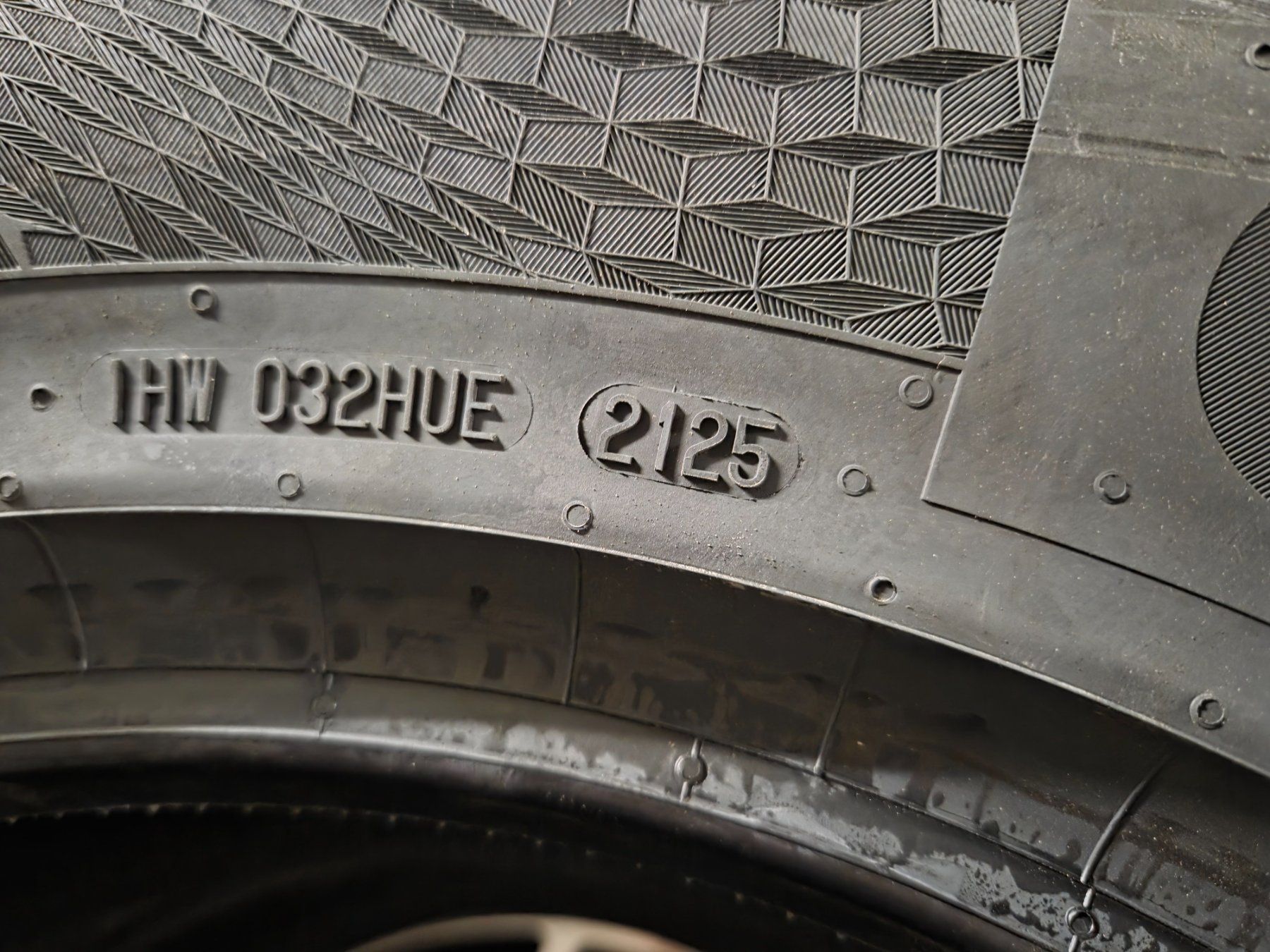 Continental Pneus & Roues: 2 Sommerpneu Conti 225 60 17 – Neuf (Voir description) à Cham par AMAG_RETAIL_ZUG 1