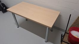 Schöner handgemachter Schreibtisch