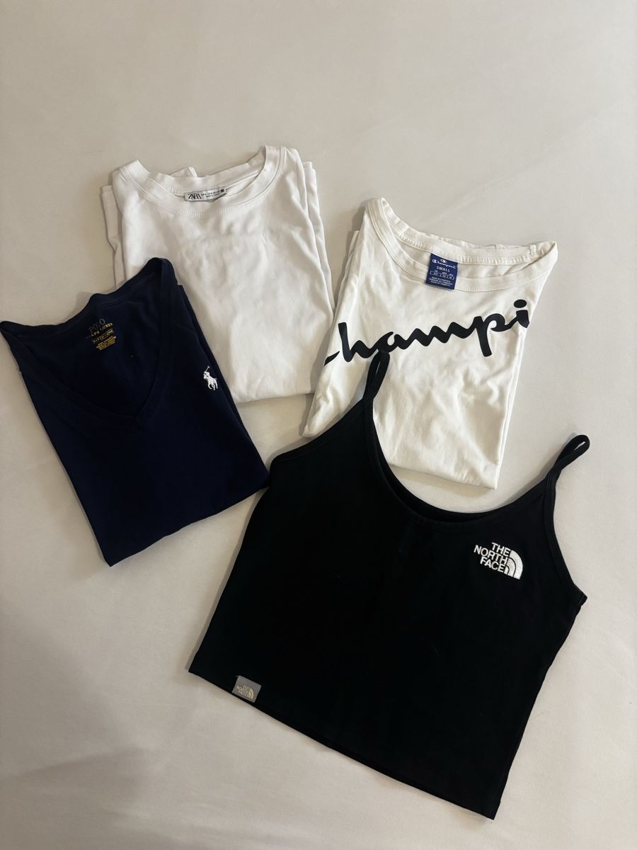 Lotti & Set di vestiti: lot de hauts – Usato da Vouvry venduto da sha_rk5q