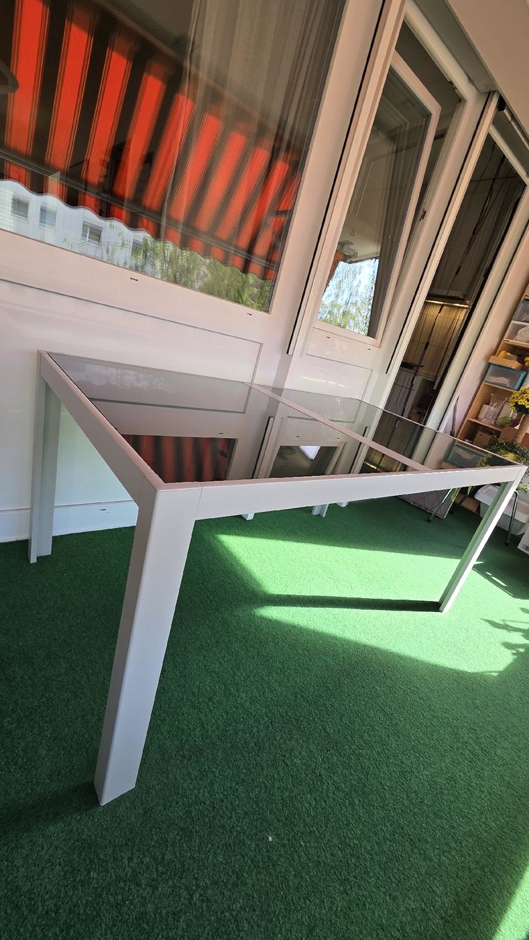 Tische: Gartentisch Metall mit Glasplatte  – Gebraucht aus Liestal von noe_mz5p 1