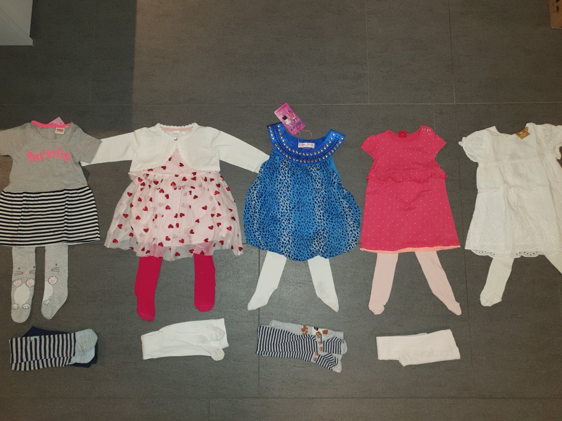 Lotti & Set di vestiti: Mädchen Kleiderbox – Usato da Altendorf venduto da caj_hry2 2