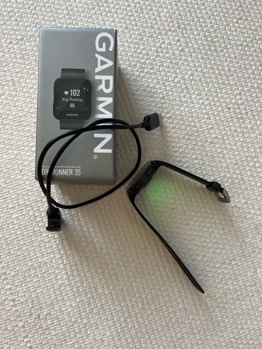 Garmin Smartwatch: Garmin Uhr Forerunner 35 mit Ladekabel – Gebraucht aus Sarnen von aje_zv8j 2