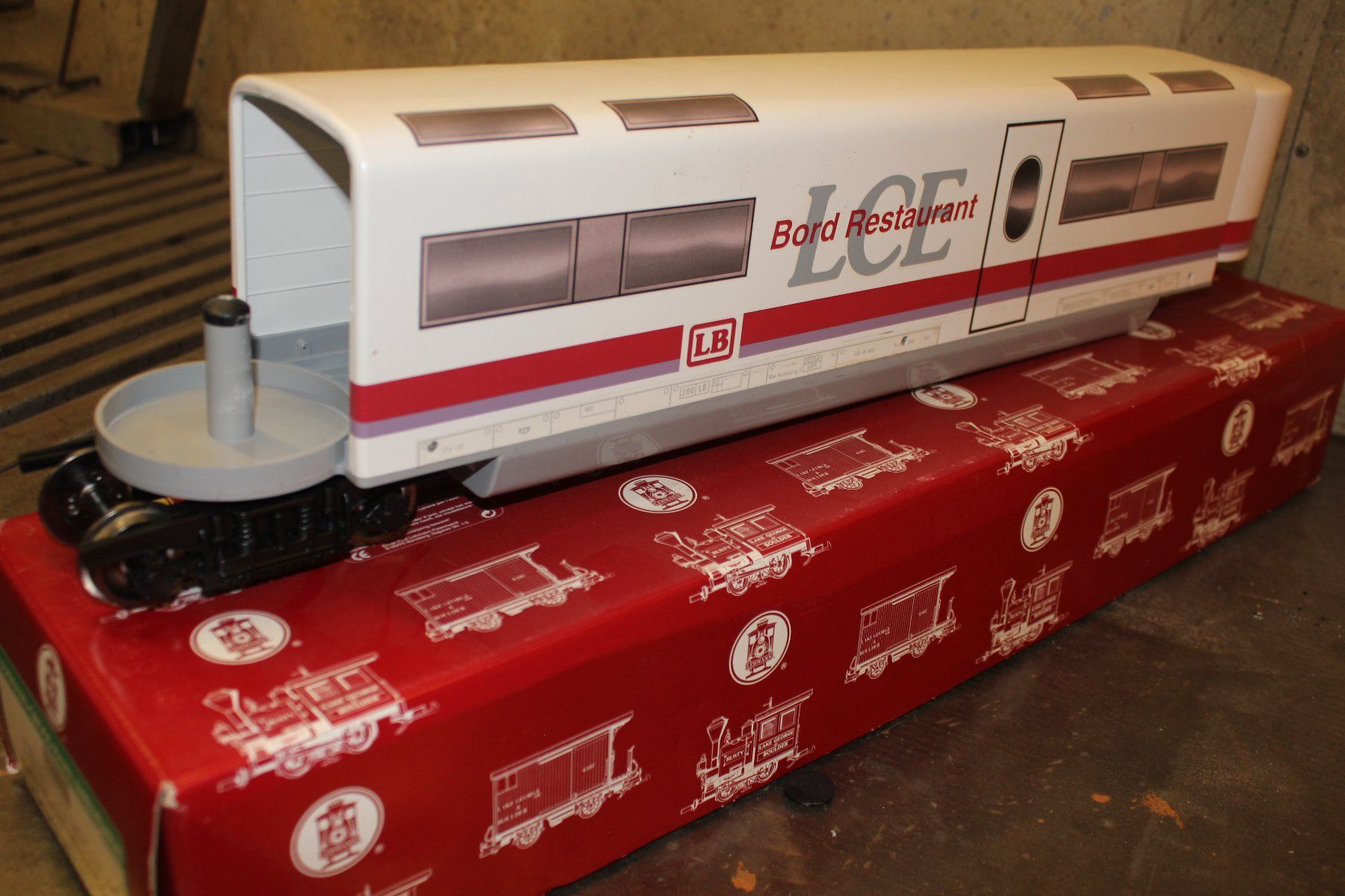 LGB Modelleisenbahnen: ICE Bordrestaurant Wagen – Gebraucht aus Alpnach Dorf von Pitall