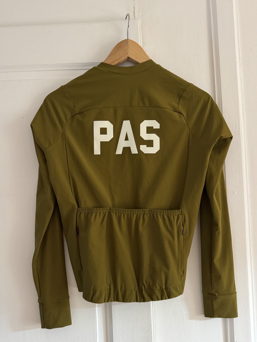 Pas Normal Studios Leibchen & Hosen: Pas Normal Studios - PAS Mechanism Pro Long Sleeve Jersey – Neu (gemäss Beschreibung) aus Diesse von second_life 2