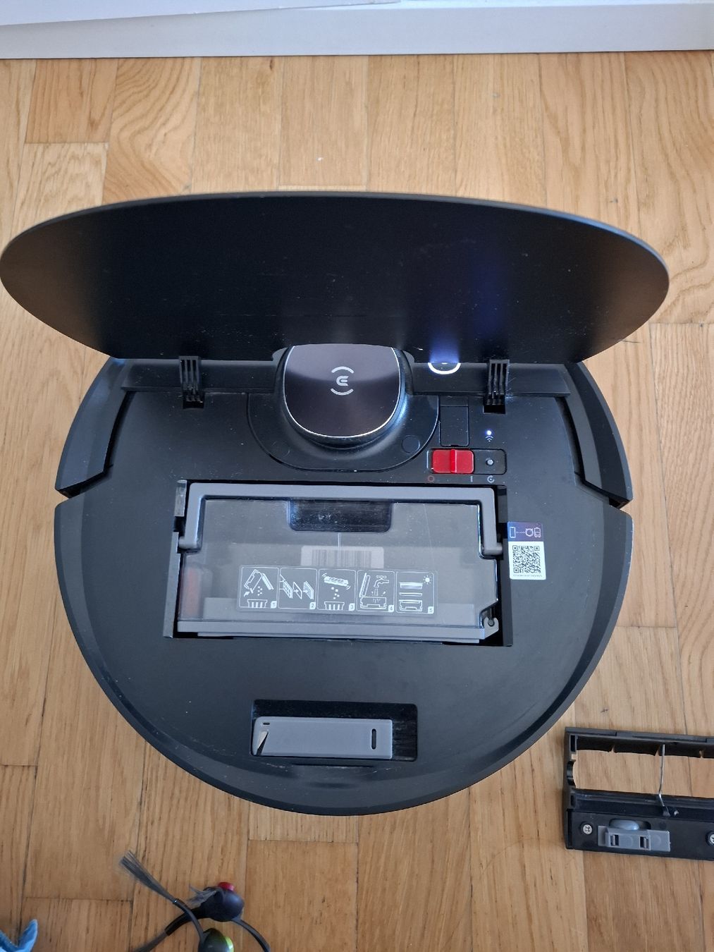 Ecovacs Aspirapolveri & Accessori: Ecovacs Deebot Ozmo T8 AIVI Staubsauger robot – Usato da Schlieren venduto da car_w57d 7