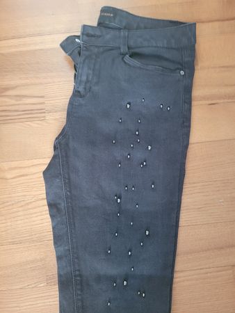 Black jeans mit Perlen