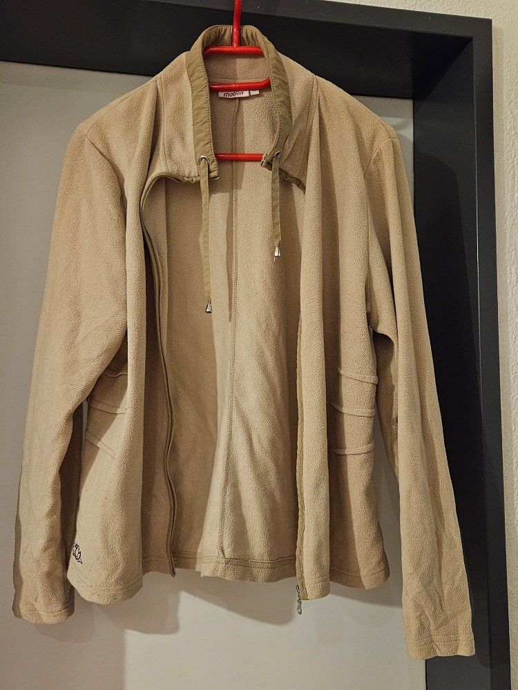 Completi & Tailleur: Neuw. Fleece Trainer - beige/braun - Gr.46 – Nuovo (secondo la descrizione) da Uznach venduto da Laeuffer