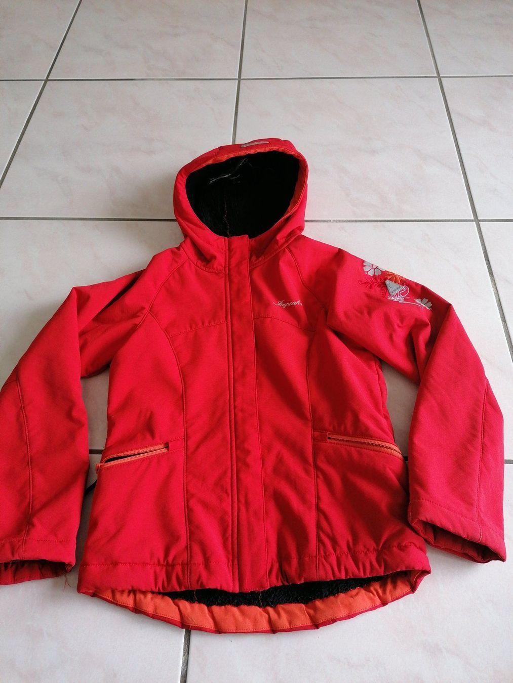 Vestes & Manteaux: Veste 128 chaude – D'occasion à RIAZ par Betty012