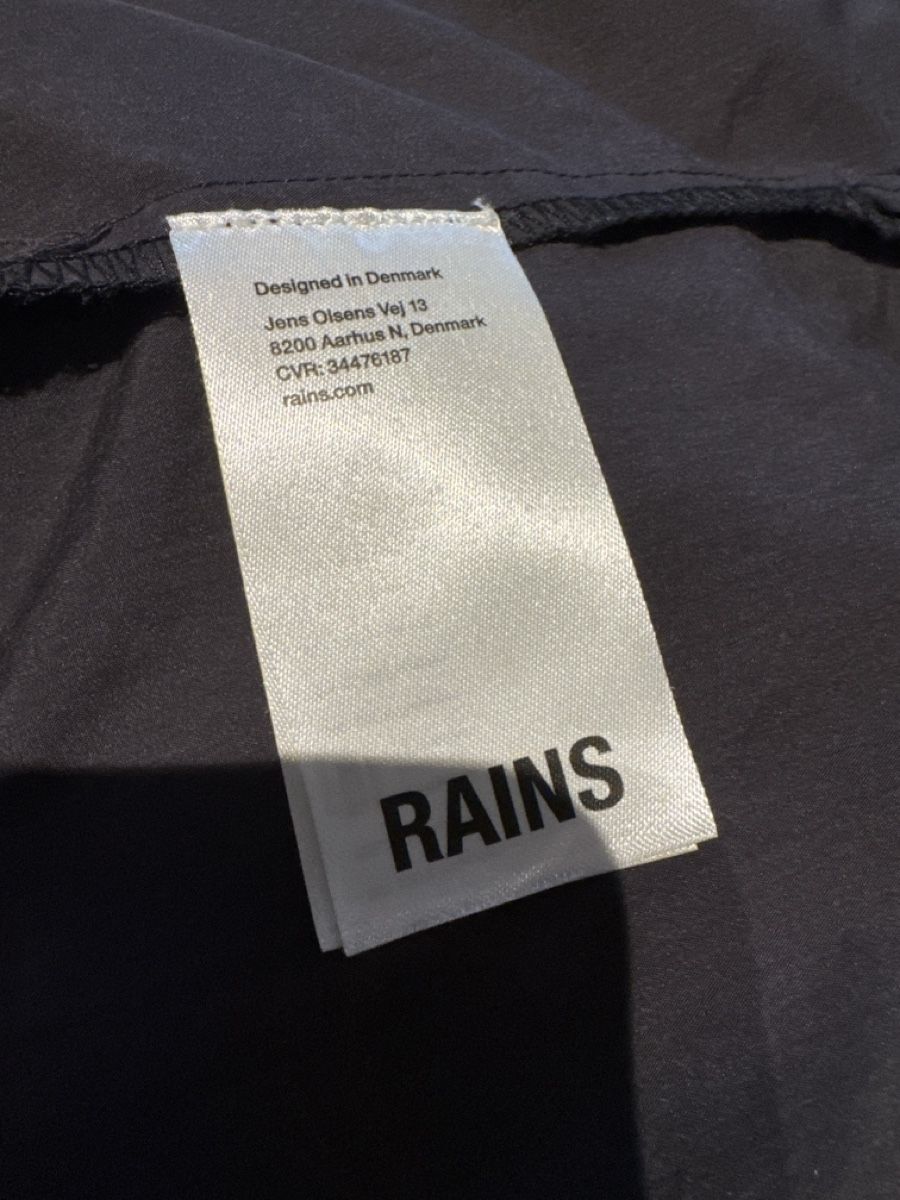 Rains Giacche: Leichte Jacke von RAINS – Usato da Zürich venduto da AnnaSaskia 3