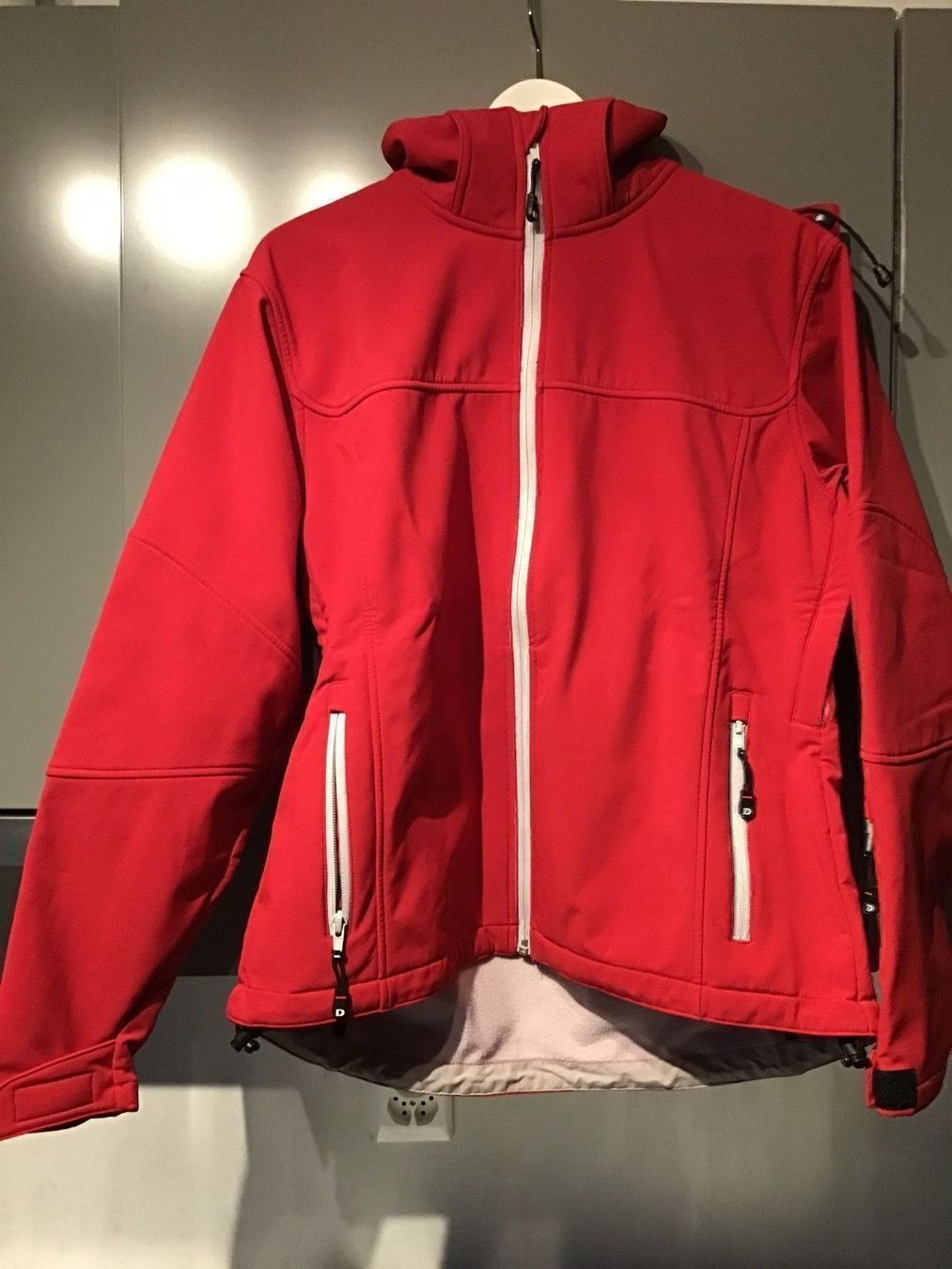 Giacche: Softshell Jacke mit Kapuze Damen Gr. 38 – Usato da Frenkendorf venduto da silasho