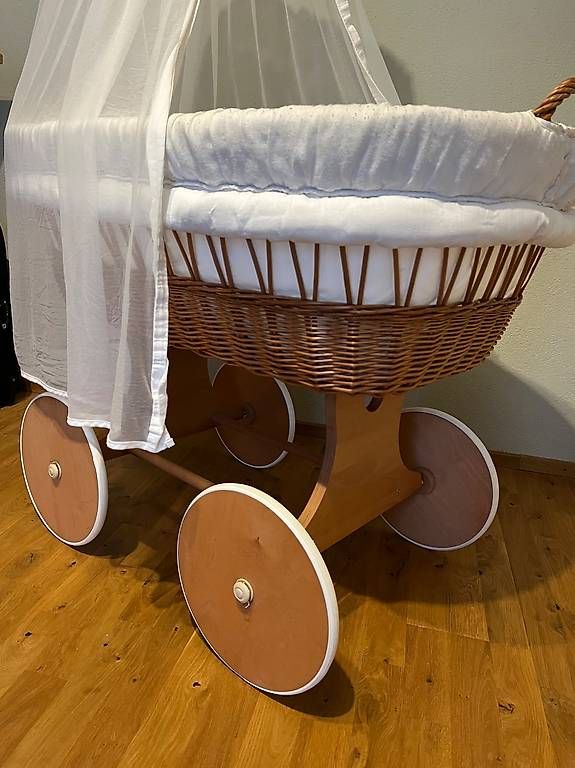 Berceaux: Stubenwagen  – D'occasion à Eschenz par BeHappyandSpreadlove 1