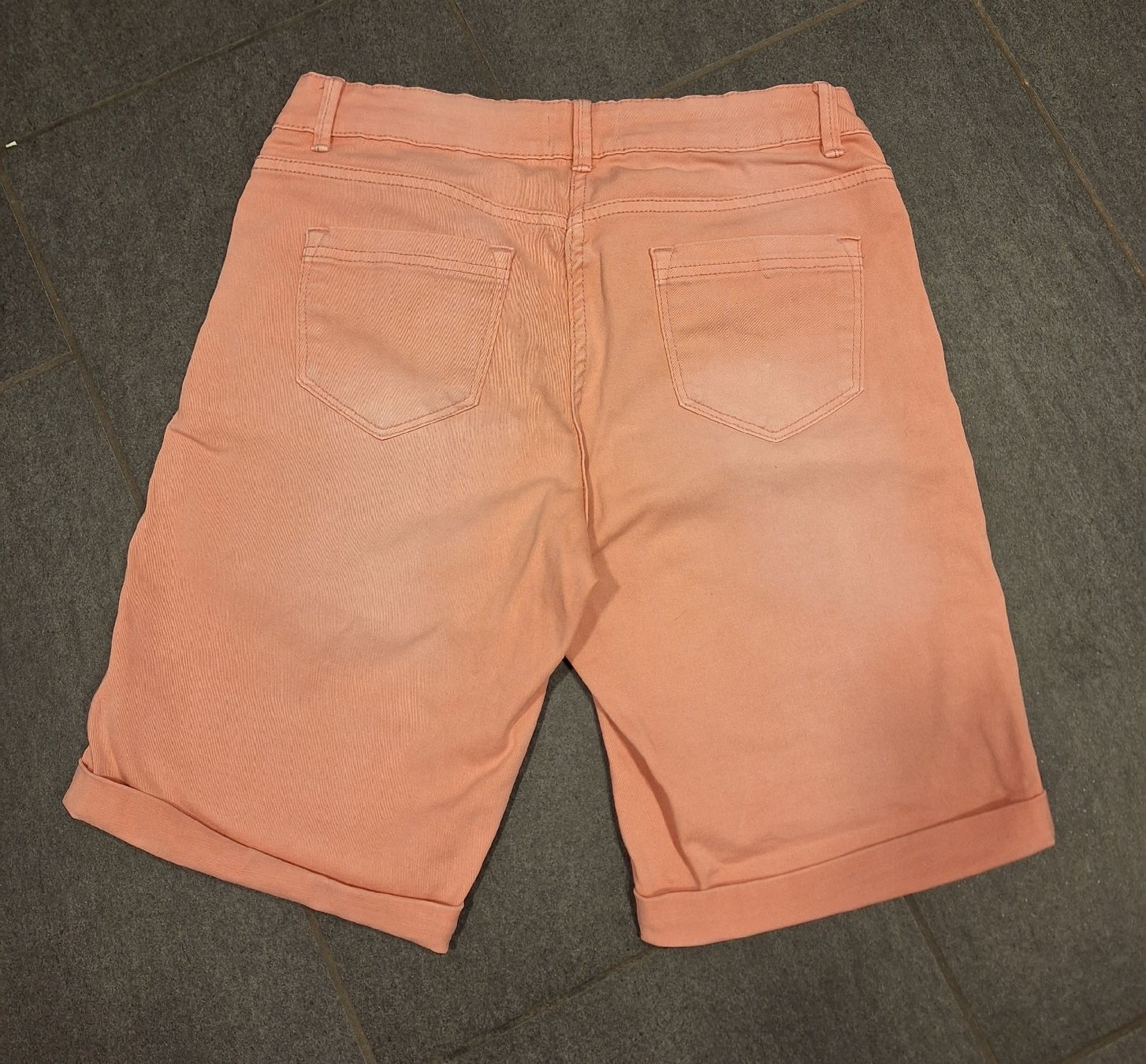 Jeans: Short jeans léger rose corail  – Usato da Hölstein venduto da Niki78 1