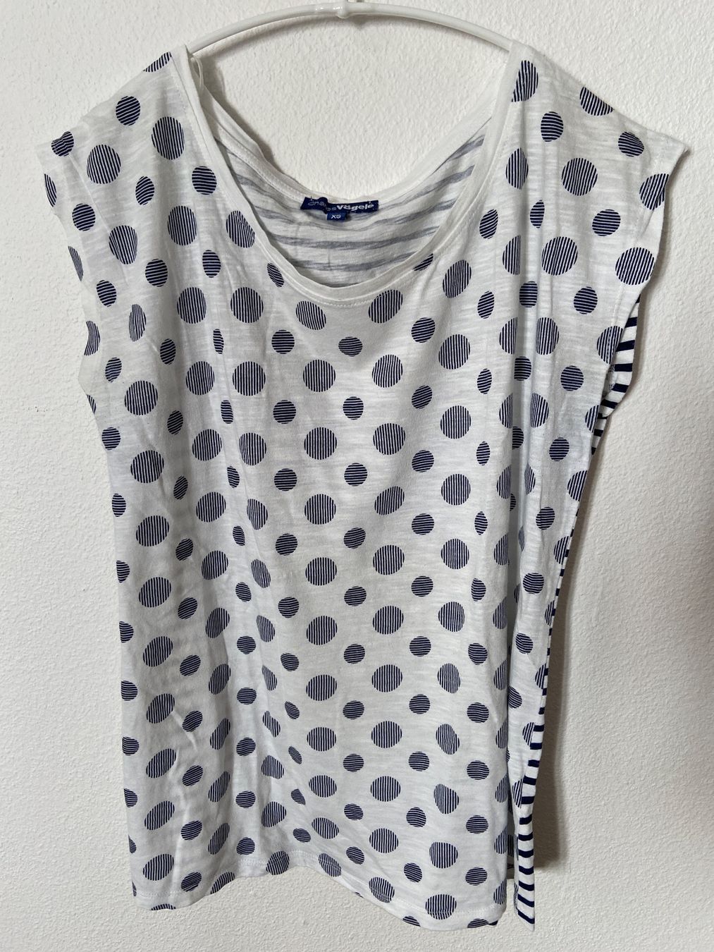T-shirt: T-shirt 2 faces différentes 100% coton – Usato da Cully venduto da FranVey
