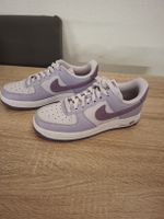 Nike Air Force 1 violettes, comme neuves, taille 37.5