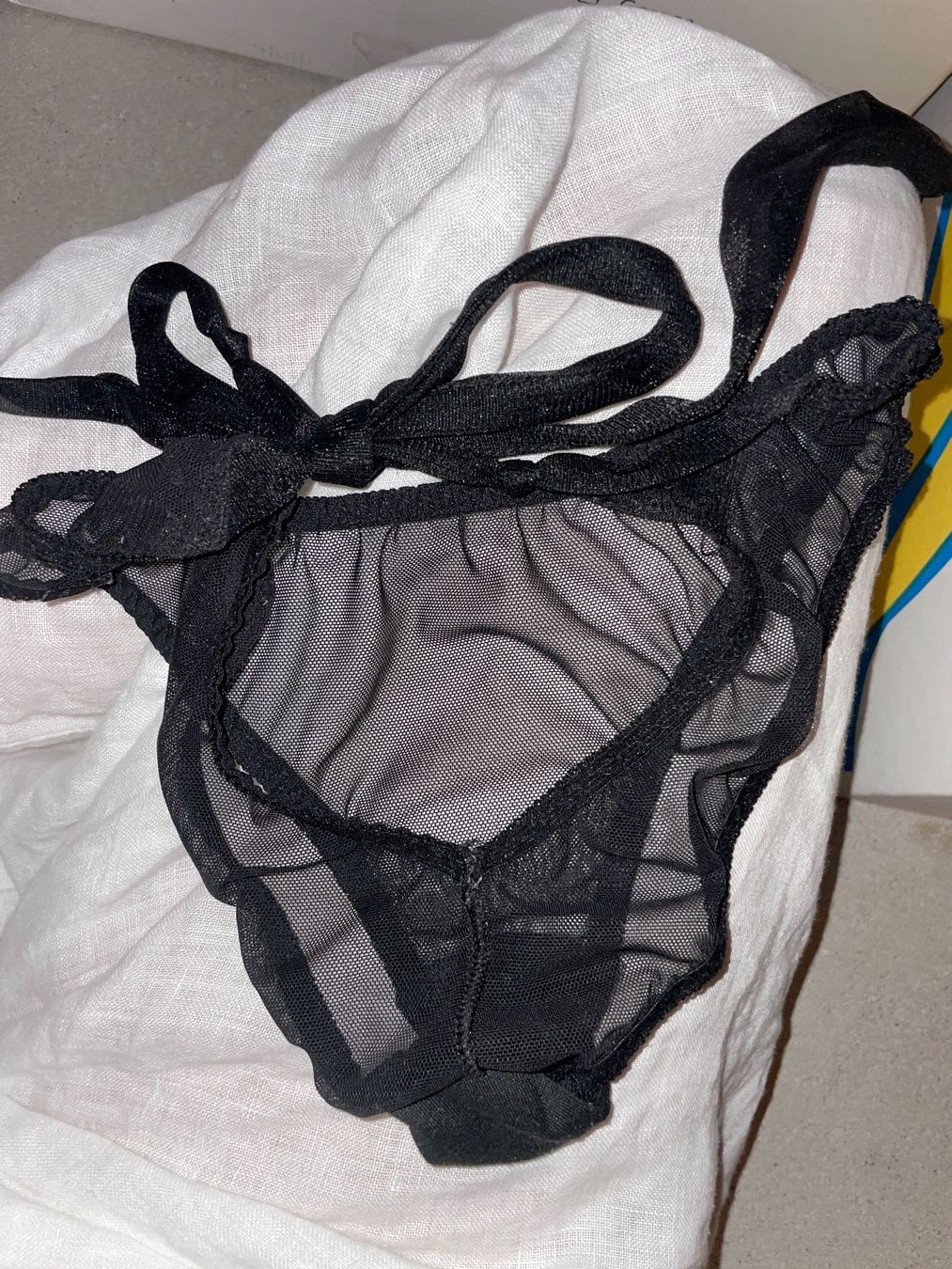Altra biancheria intima: ALLES RAUS Damen String transparent – Usato da Kloten venduto da simones.thriftshop 1