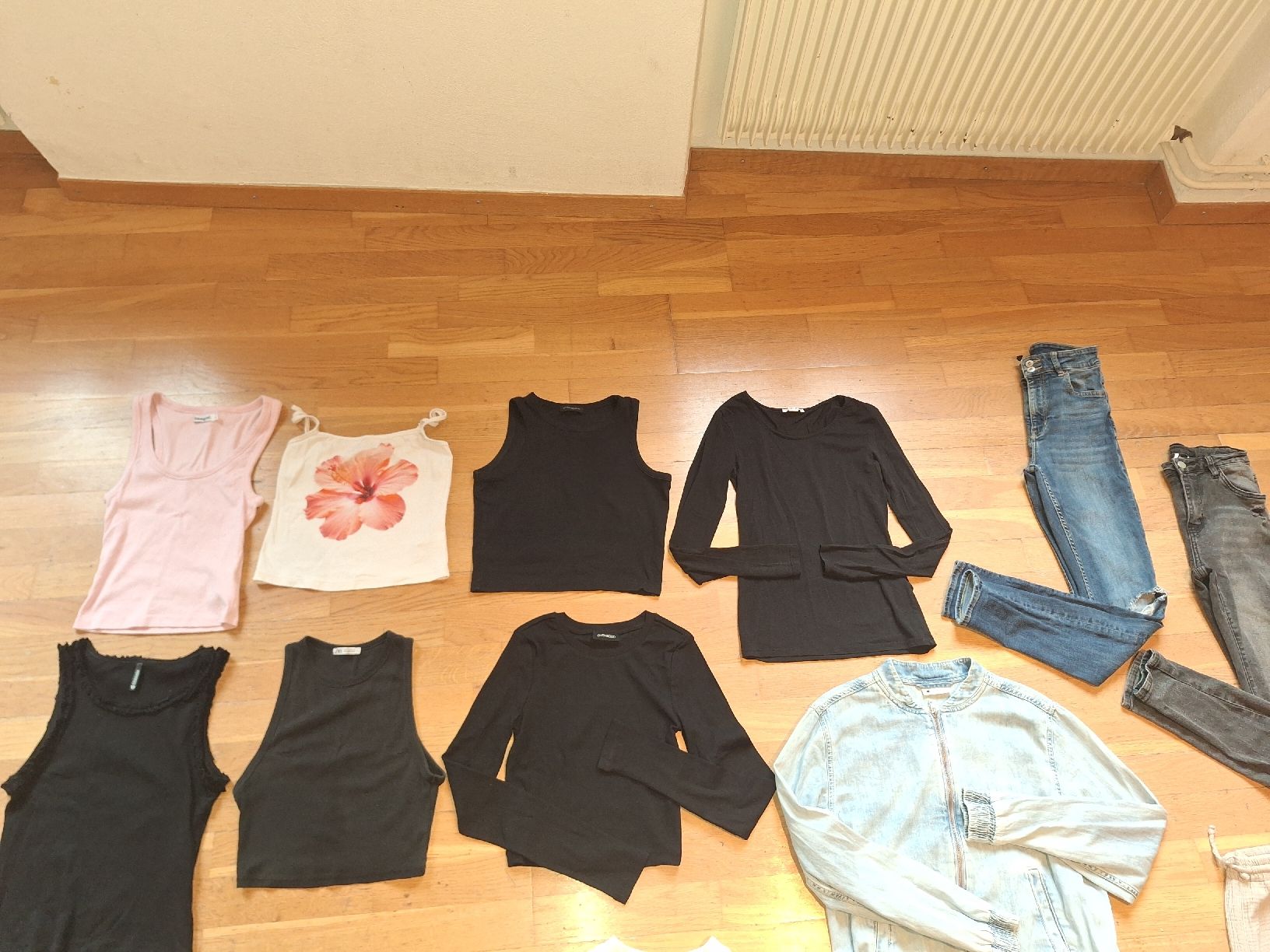 Lots de vêtements: Kleiderpaket Damen – Neuf (Voir description) à Tamins par VW99 7