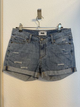 Sommerliche Paige Denim Shorts, Hotpants hellblau, Gr. 25