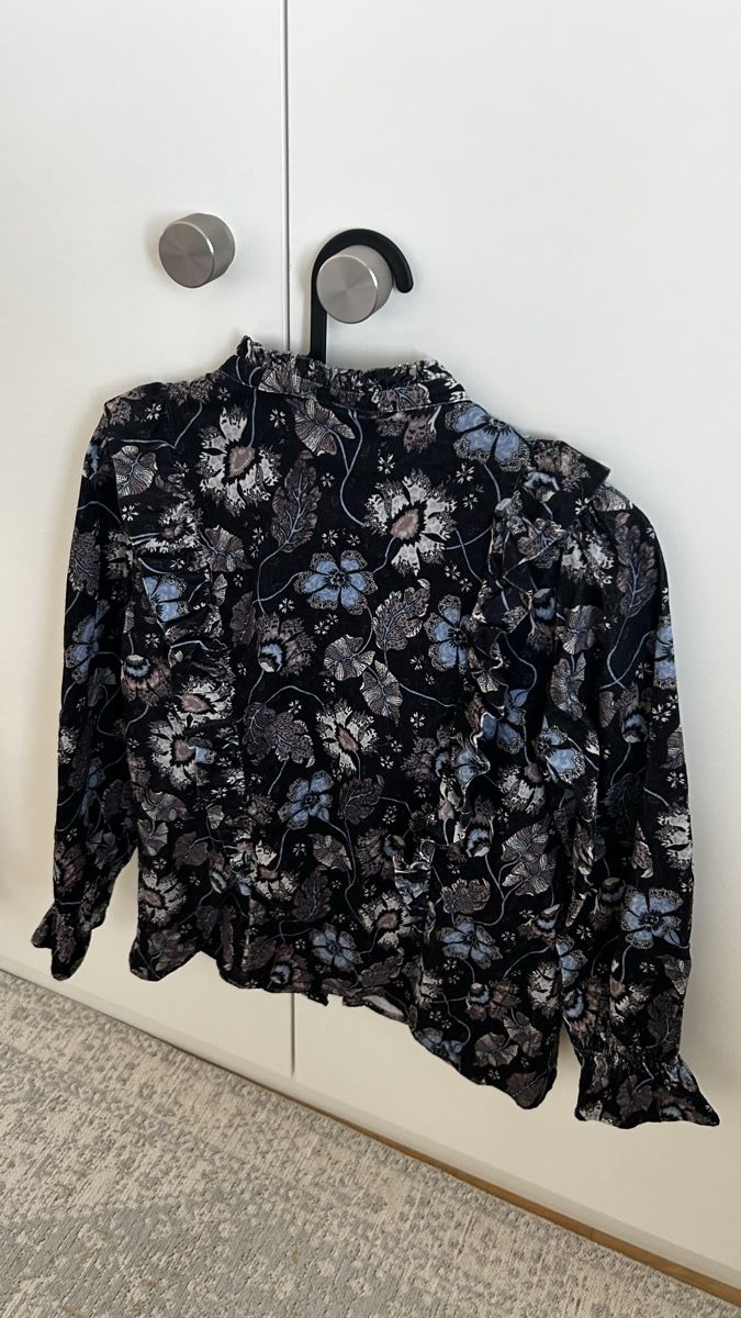 Blusen: Damen Cord-Bluse mit Blumenmuster, Grösse XS  – Neu (gemäss Beschreibung) aus Neuenkirch von Bettinaverena 2