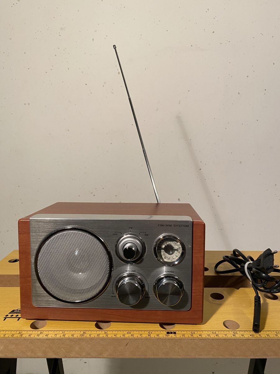 Radios: Retro Radio AM/FM Holzoptik – Gebraucht aus Volketswil von Ahot 2