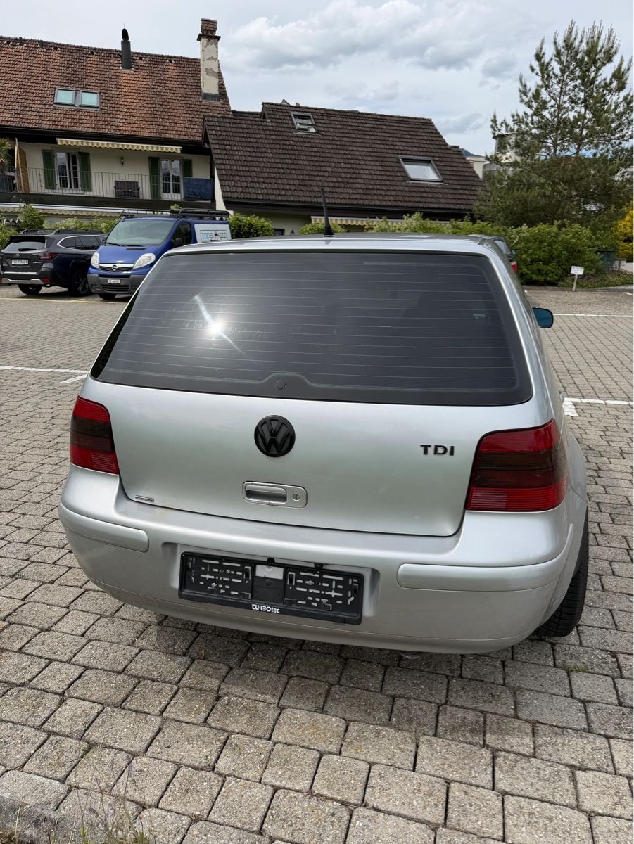 VW Automobili: VW Golf 4 1.9 TDI PD Highline – Usato da Seewen SZ venduto da sandroriolfi 2