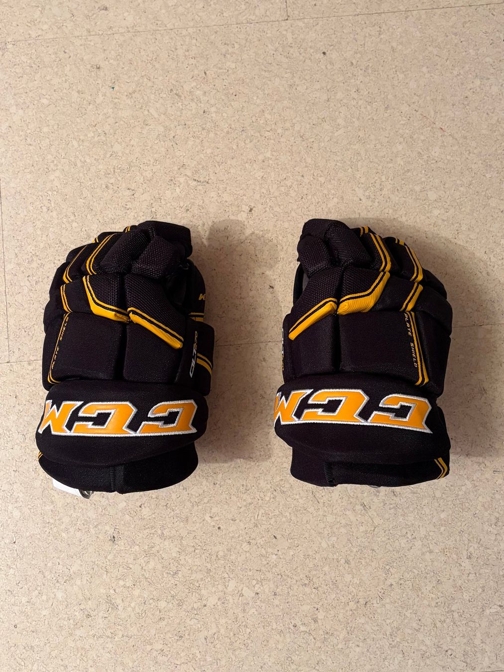 Bauer Kinderhandschuhe: Eishockey Handschuhe – Gebraucht aus Langnau am Albis von martinkindlimann