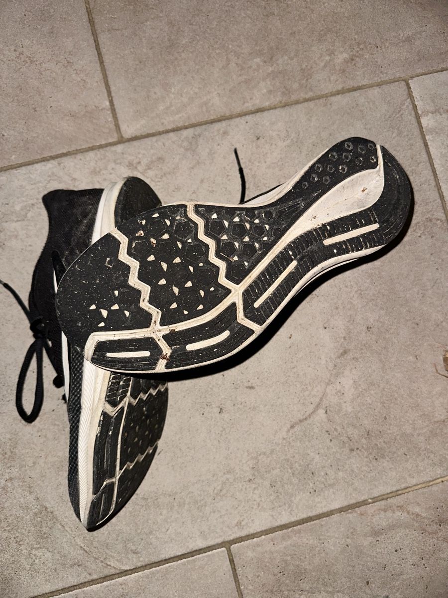 Nike Herrenschuhe: Nike Running Sneakers Gr. 44 – Gebraucht aus Basel von Oloir 3