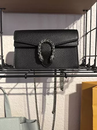 Neue Gucci Dynosus Super-Mini mit Kette