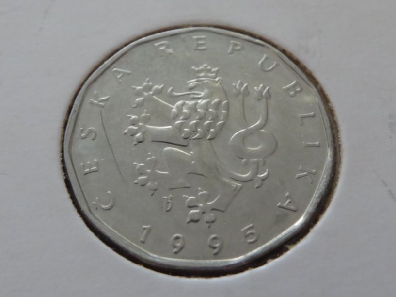Toutes les monnaies: TCHEQUIE  2  Korun  1995 – D'occasion à Romanel-sur-Lausanne par Swift13