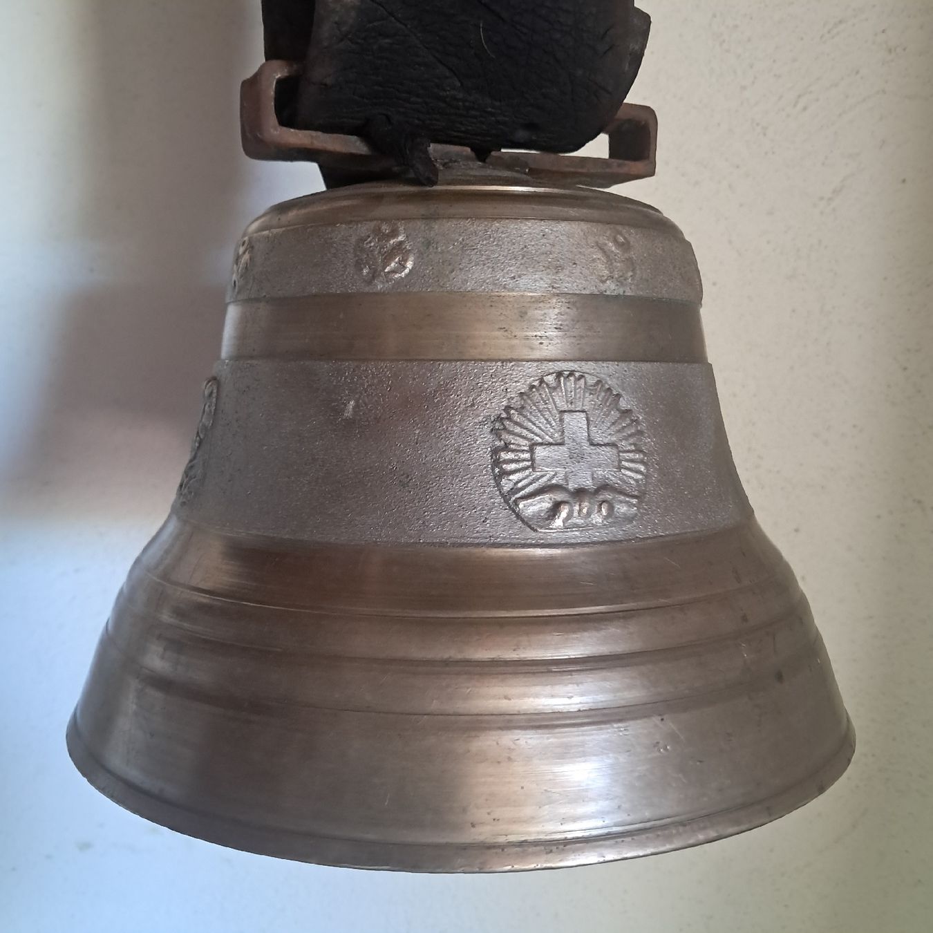 Campanacci mucche: Gute Alte Glocke  – Usato da Murten venduto da SHETHOF 8
