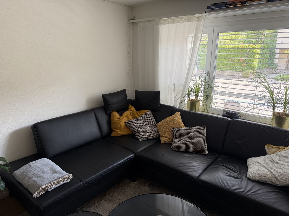Sofas: Ledercouch schwarz L-Form – Gebraucht aus Schlieren von jon_5vsq 1