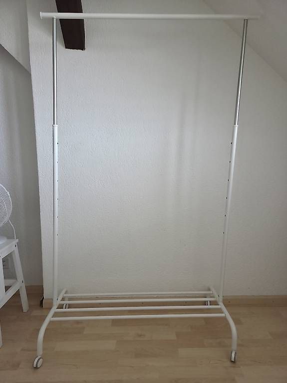 Ikea Guardaroba: Kleiderständer, Höhe verstellbar – Usato da Basel venduto da CelineAlicia97