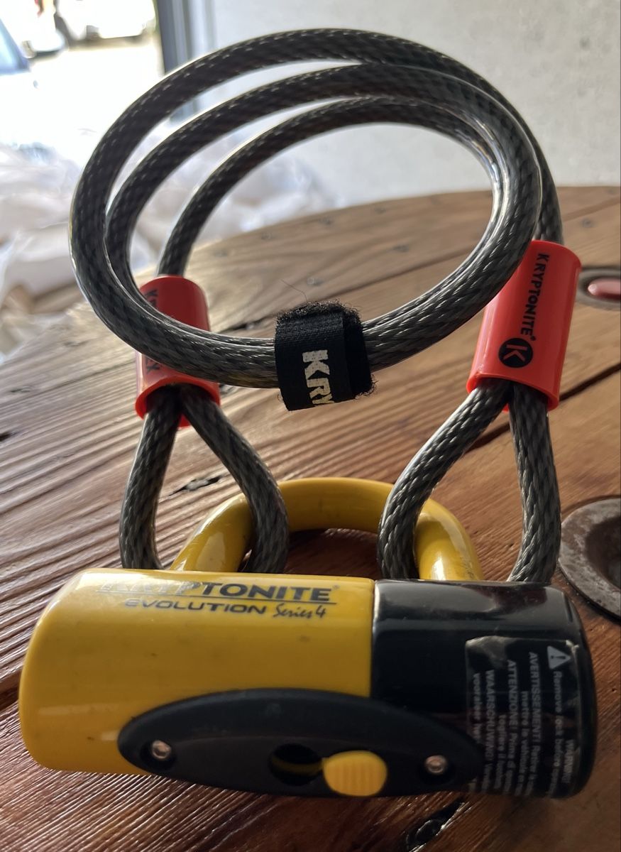 Lucchetti: Kryptonite Evolution 4 mit Cryptoflex-Kabel – Usato da Aesch BL venduto da flugsaurier73 2