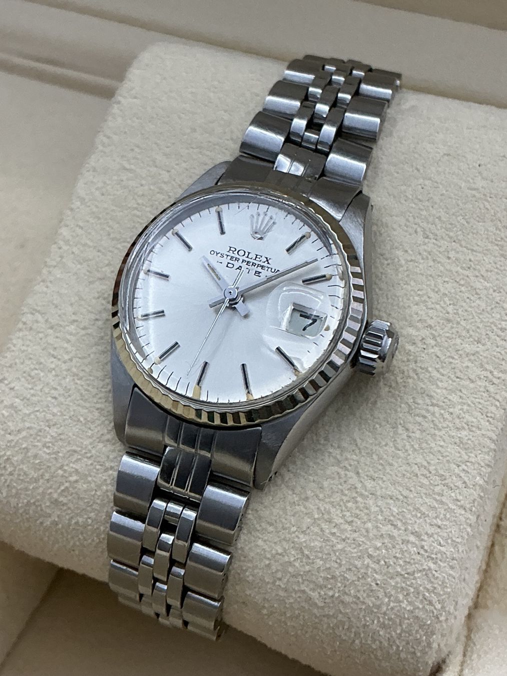 Rolex Orologi: Rolex Oyster Perpetual Lady Date Silver Dial 6517 – Usato da Zürich venduto da watchdealer-24
