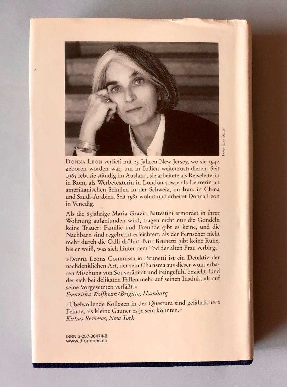 Libri: Donna Leon - Fall 13: Beweise, dass es böse ist – Nuovo (secondo la descrizione) da Bubendorf venduto da Alpenheidi 1