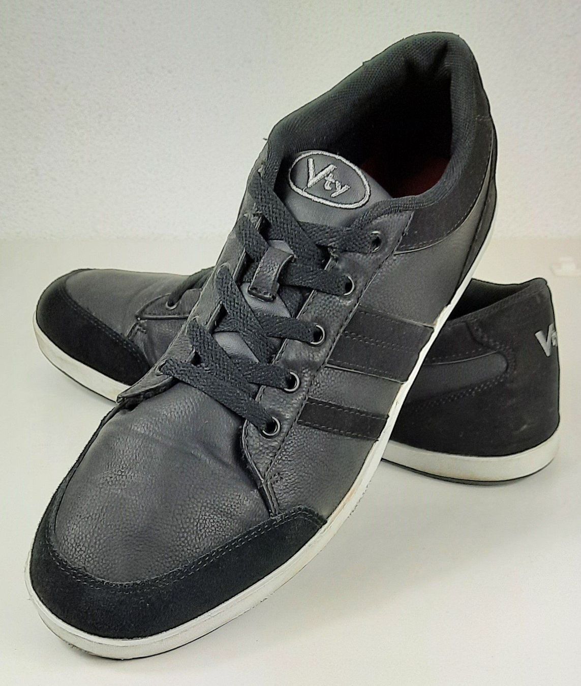 Scarpe da uomo: VTY Herrn Sneakers Schwarz Gr. 45 – Usato da Seuzach venduto da VT-Collections2