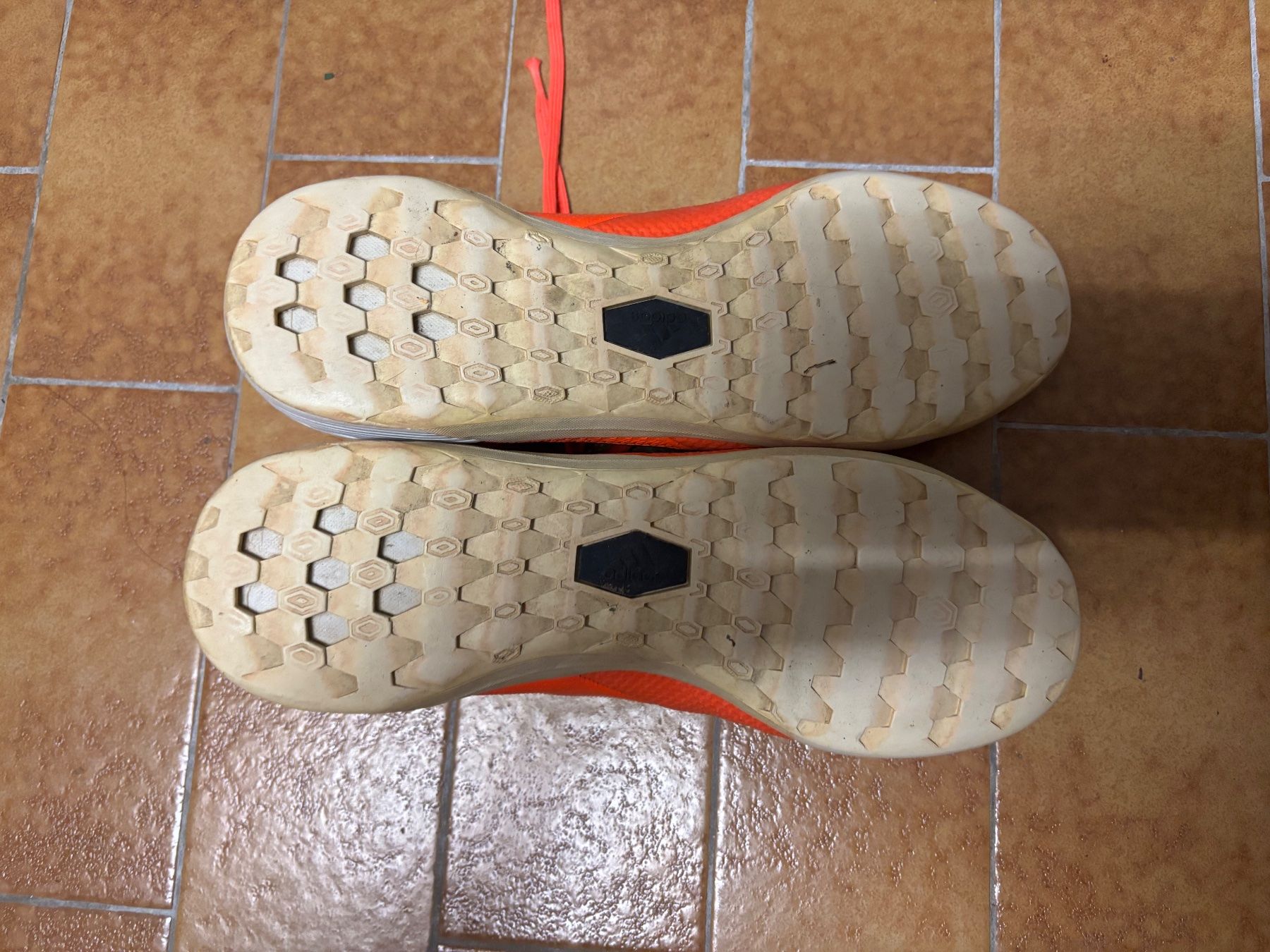 Adidas Scarpe da uomo: Fussballschuhe, Hallenschuhe – Usato da ZOLLIKON venduto da FamilleArleti 2