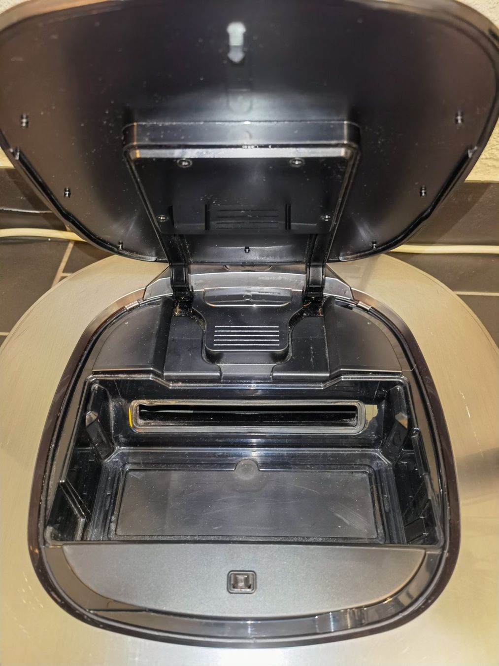 LG Staubsauger & Zubehör: LG Hom-Bot turbo+ Saugroboter – Gebraucht aus Zürich von  4