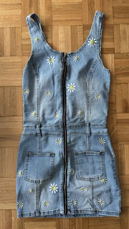 Sommerliches Jeanskleid mit Gänseblümchen, Grösse S