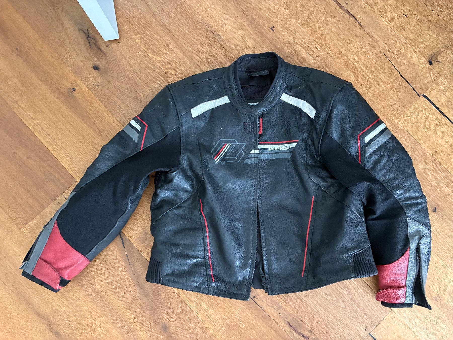Costumes: Motorrad Leder kombi – D'occasion à Eichberg par BrendonR 2