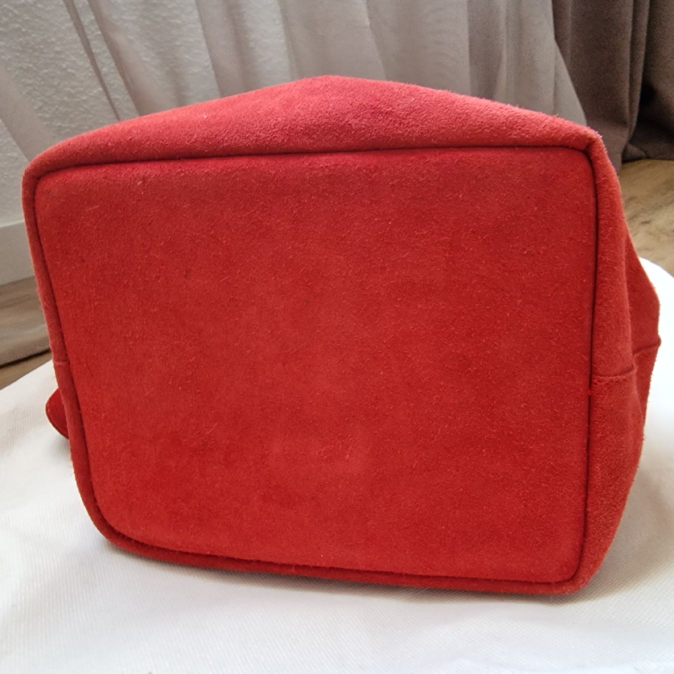 Borse da donna: Rote Scapa Beuteltasche Wildleder Handtasche Leder – Usato da Mönchaltorf venduto da nzhuravel 1