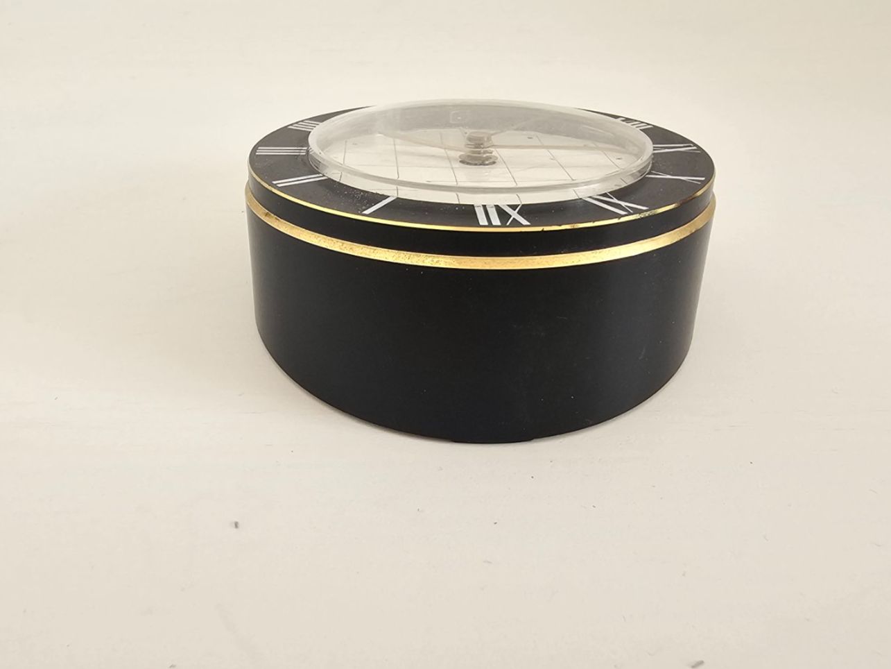 Sveglie: Vintage Wecker Quartz mit Goldrand – Usato da Pfäffikon ZH venduto da eric0113 3