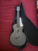 Ukulele (Enja) mit Koffer grau guter Zustand