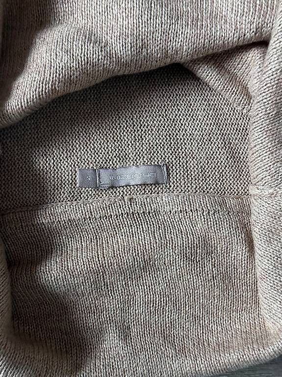 Kleider: Robe pull beige à col roulé et manches courtes – Gebraucht aus Plan-les-ouates von Jordane.S 2