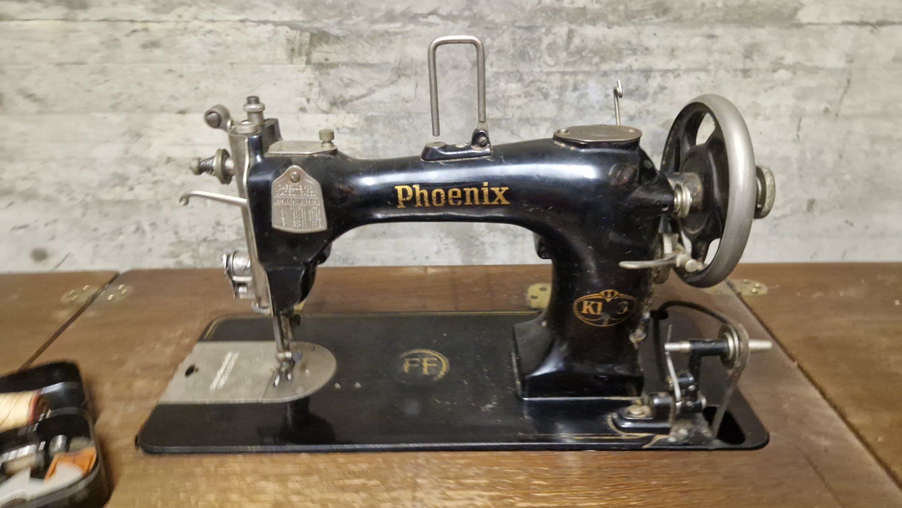 Phoenix Nähmaschinen: Antike Tretnähmaschine Phoenix FF KL.8 – Gebraucht aus Dübendorf von 402765513