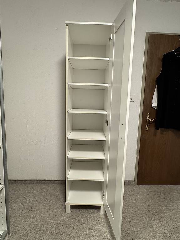 Armoires: Schrank gratis abzuholen – D'occasion à Walzenhausen par elhuuu21 2