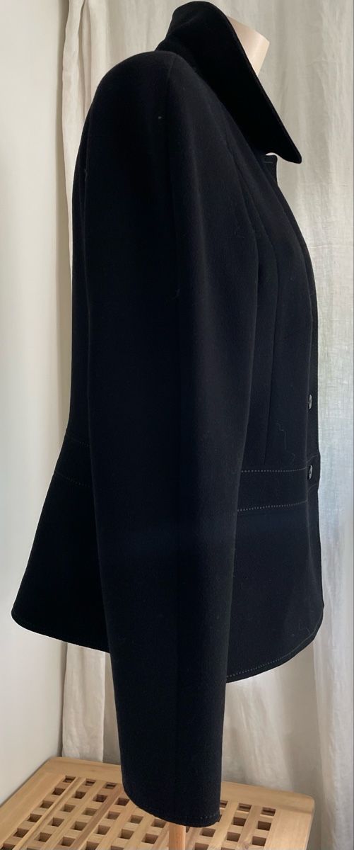 Escada Vestes: Wunderschöne elegante Jacke von Escada – Neuf (Voir description) à Zürich par Caracol1998 1